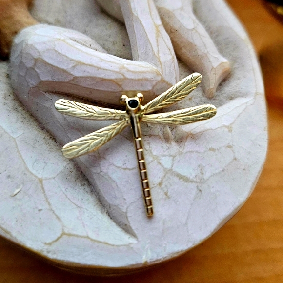 14k Dragonfly Pendant with Genuine Bezel Set Sapphire - Picture 2 of 3